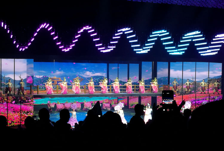 mg冰球突破特种陶瓷有限公司举行2019年炭河古城一日游