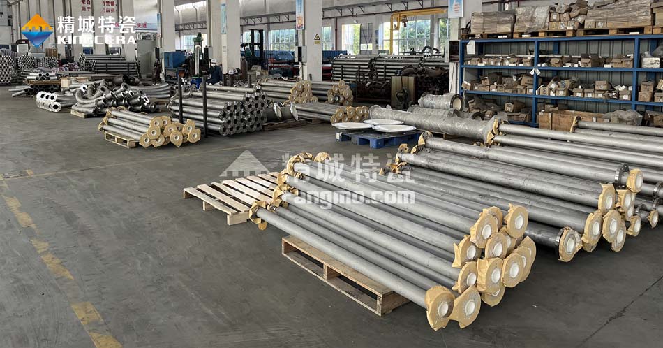 mg冰球突破特瓷锂电池内衬陶瓷运送管道生产车间